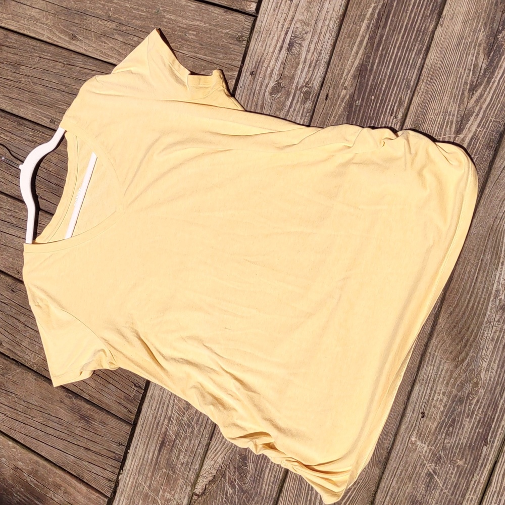 Old Navy Yellow Maternity Fitted XXL VNeck Tshirt GUC